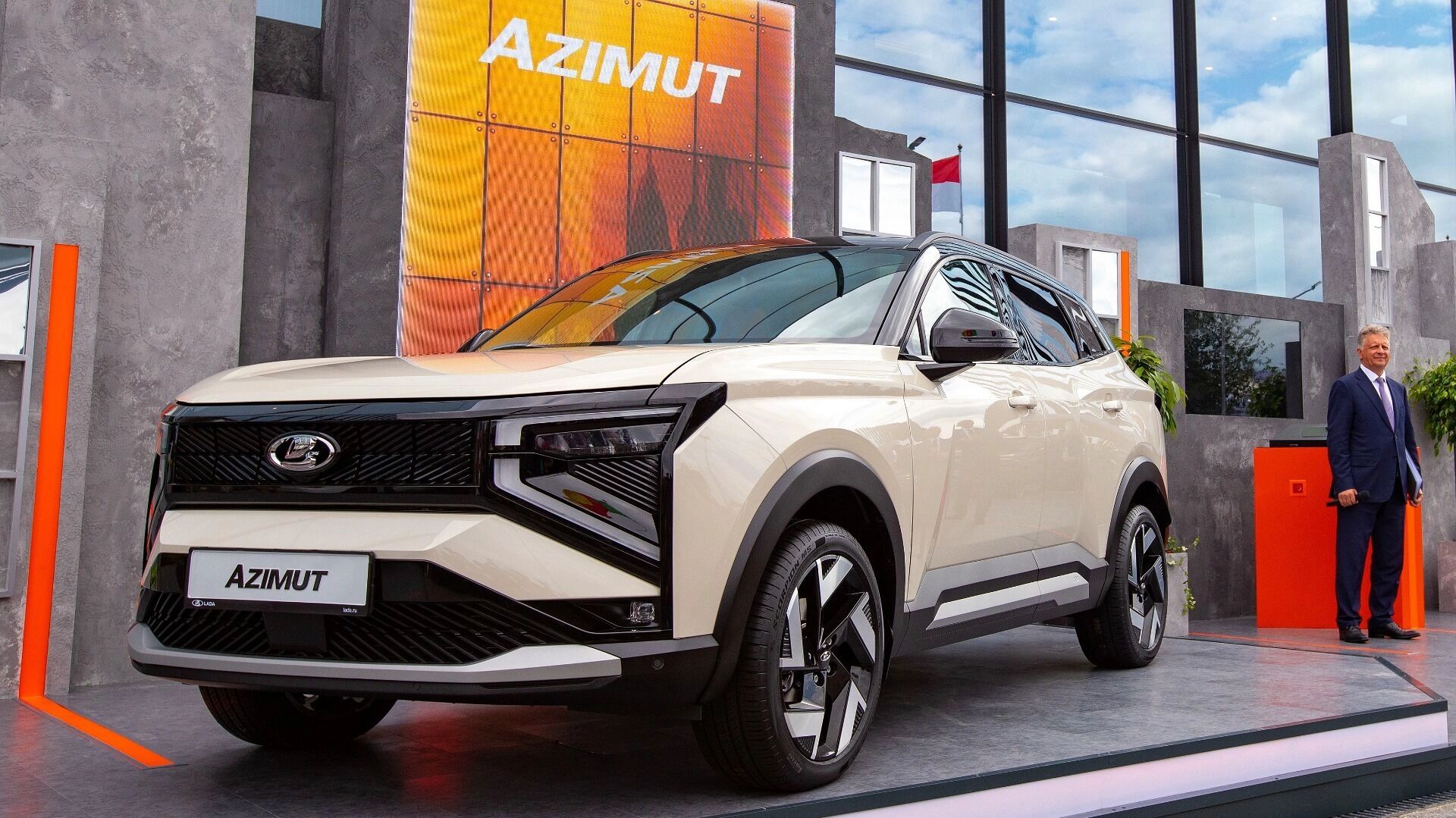 Главные новости недели: кроссовер Lada Azimut, упрощенные автомобили для такси и новое поколение Nissan Leaf